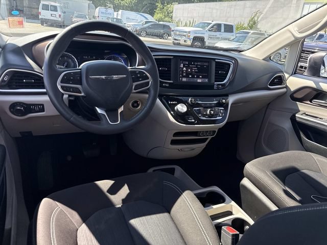 Used 2023 Chrysler Voyager LX FWD image 15