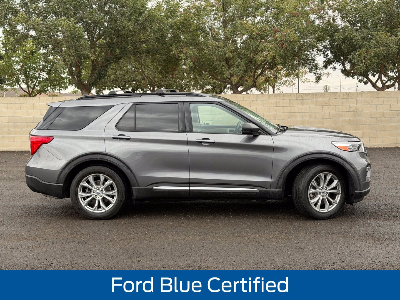 Certified 2021 Ford Explorer XLT w/ Equipment Group 202A RWD image 2