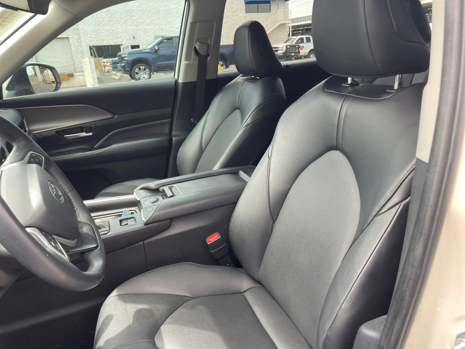 Used 2024 Toyota Grand Highlander AWD Hybrid image 12