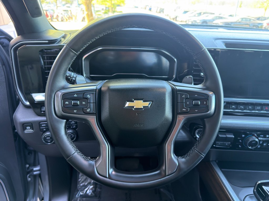 Used 2025 Chevrolet Silverado 1500 High Country w/ Technology Package AWD/4WD image 25