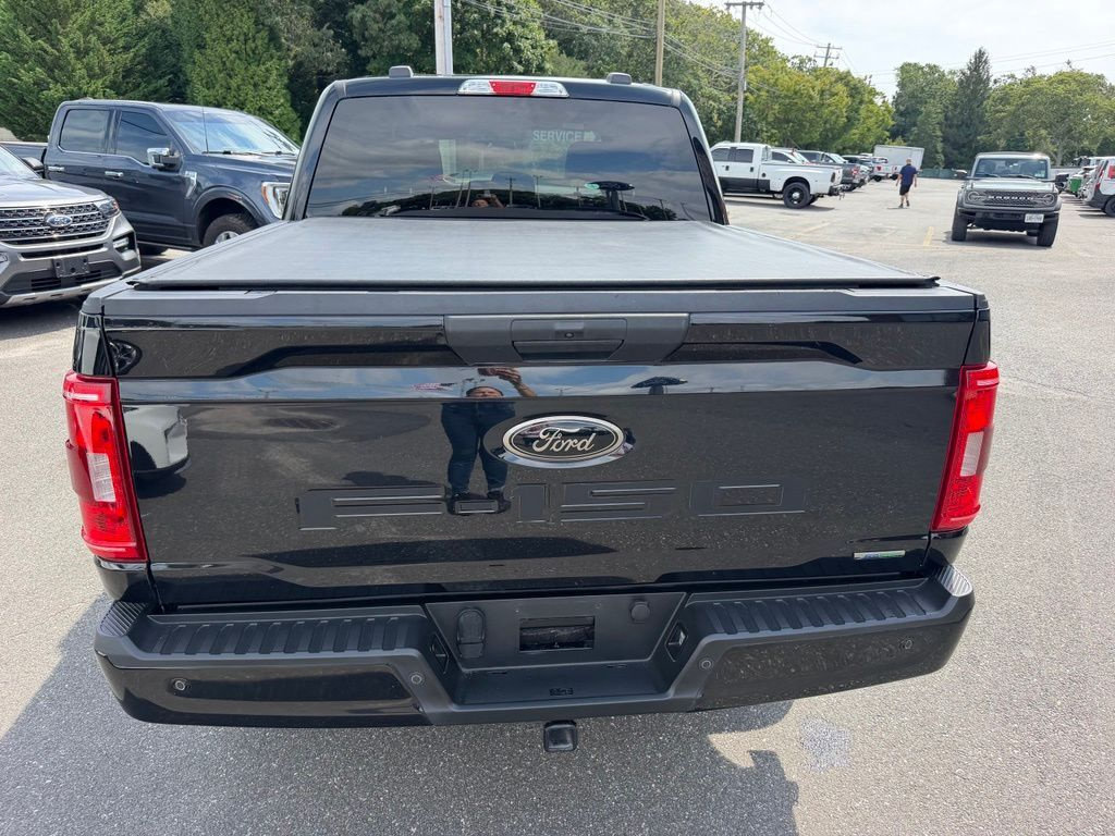 Certified 2022 Ford F150 XL w/ STX Black Appearance Package AWD/4WD image 8