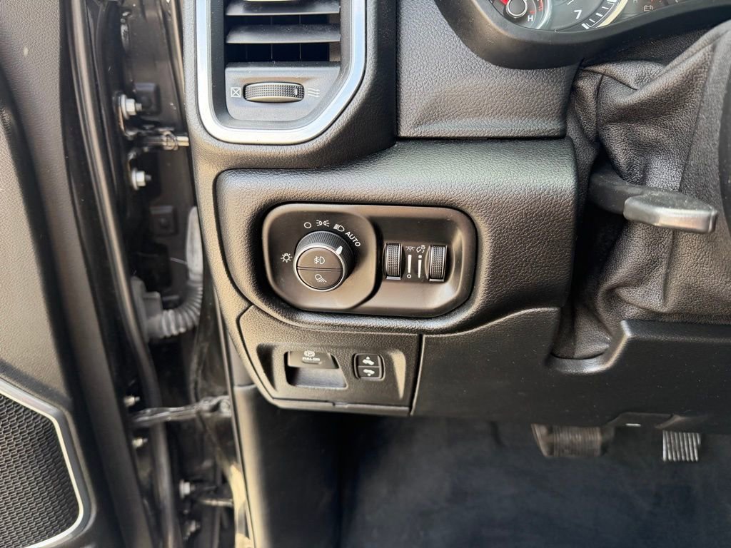 Used 2022 RAM 1500 Laramie AWD/4WD image 16