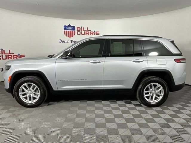 Used 2024 Jeep Grand Cherokee Laredo X w/ Luxury Tech Group I image 2
