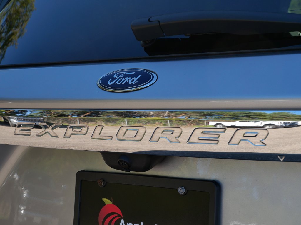 Certified 2020 Ford Explorer XLT w/ Equipment Group 202A AWD/4WD image 10
