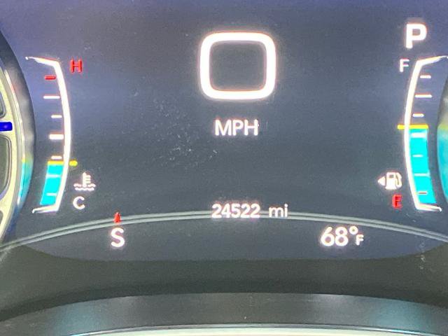 Used 2023 Chrysler Pacifica Limited AWD/4WD image 33