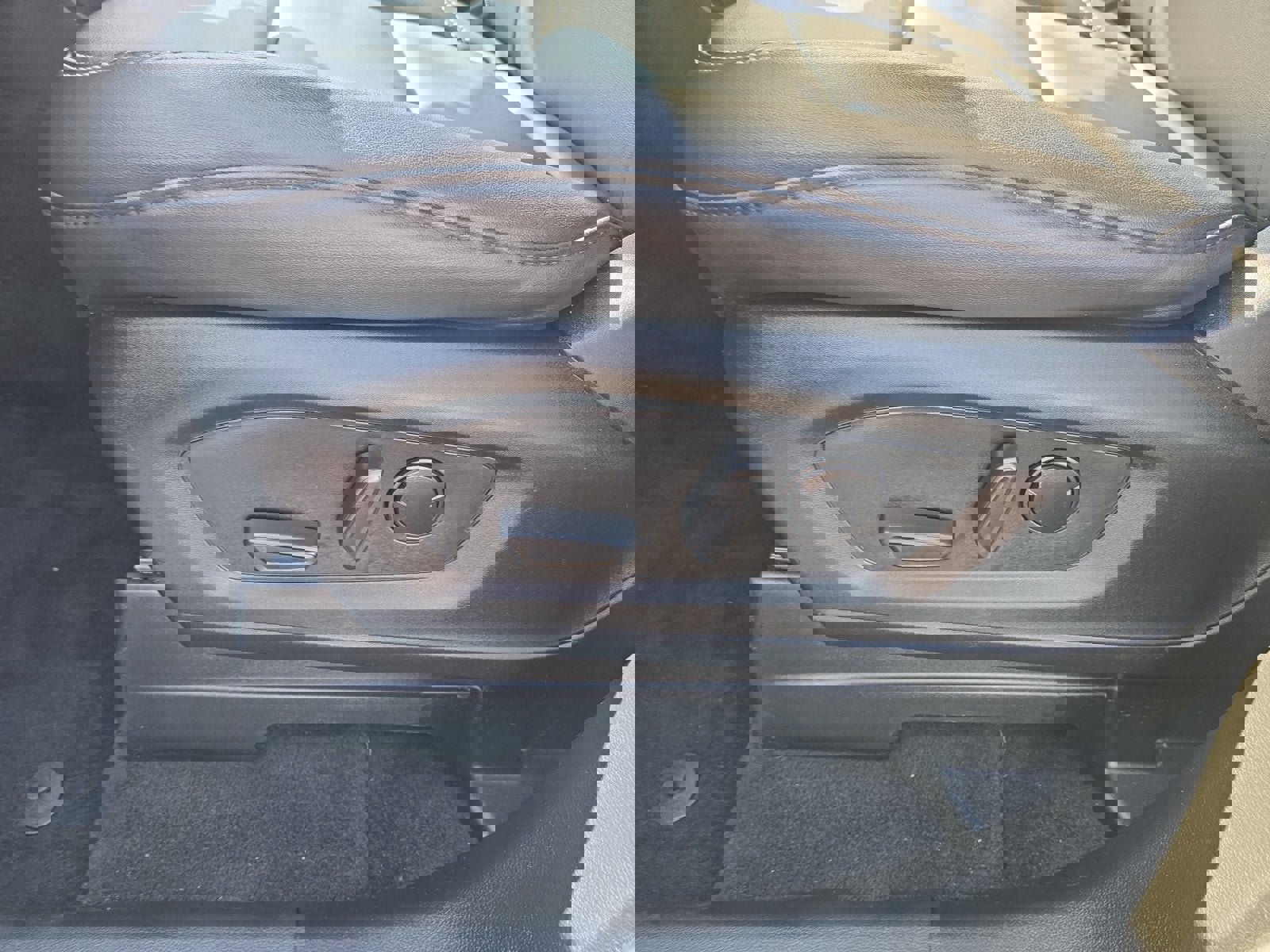 Certified 2023 Ford Explorer XLT w/ Equipment Group 202A image 12