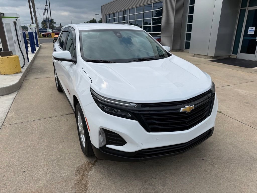 Used 2024 Chevrolet Equinox LT AWD/4WD image 3