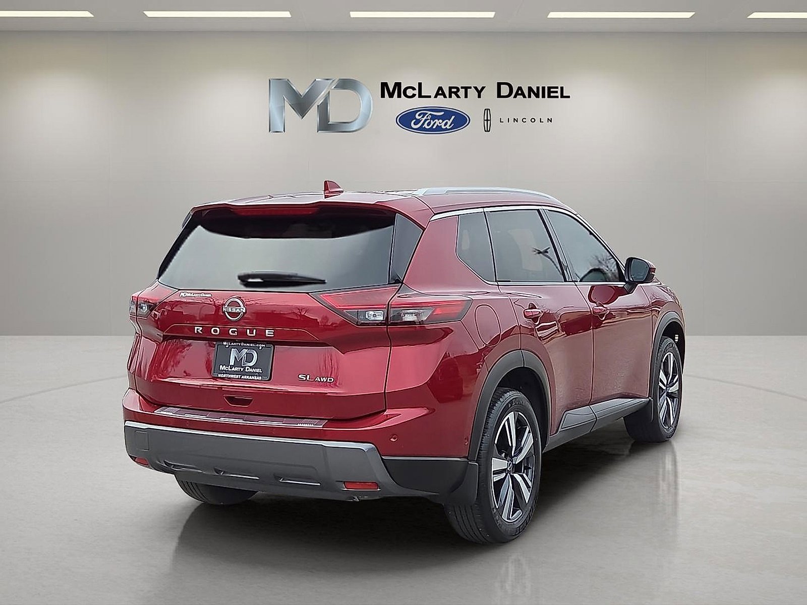 Used 2025 Nissan Rogue SL image 5