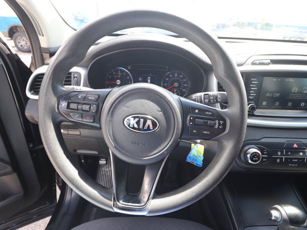 Used 2018 Kia Sorento FWD image 18