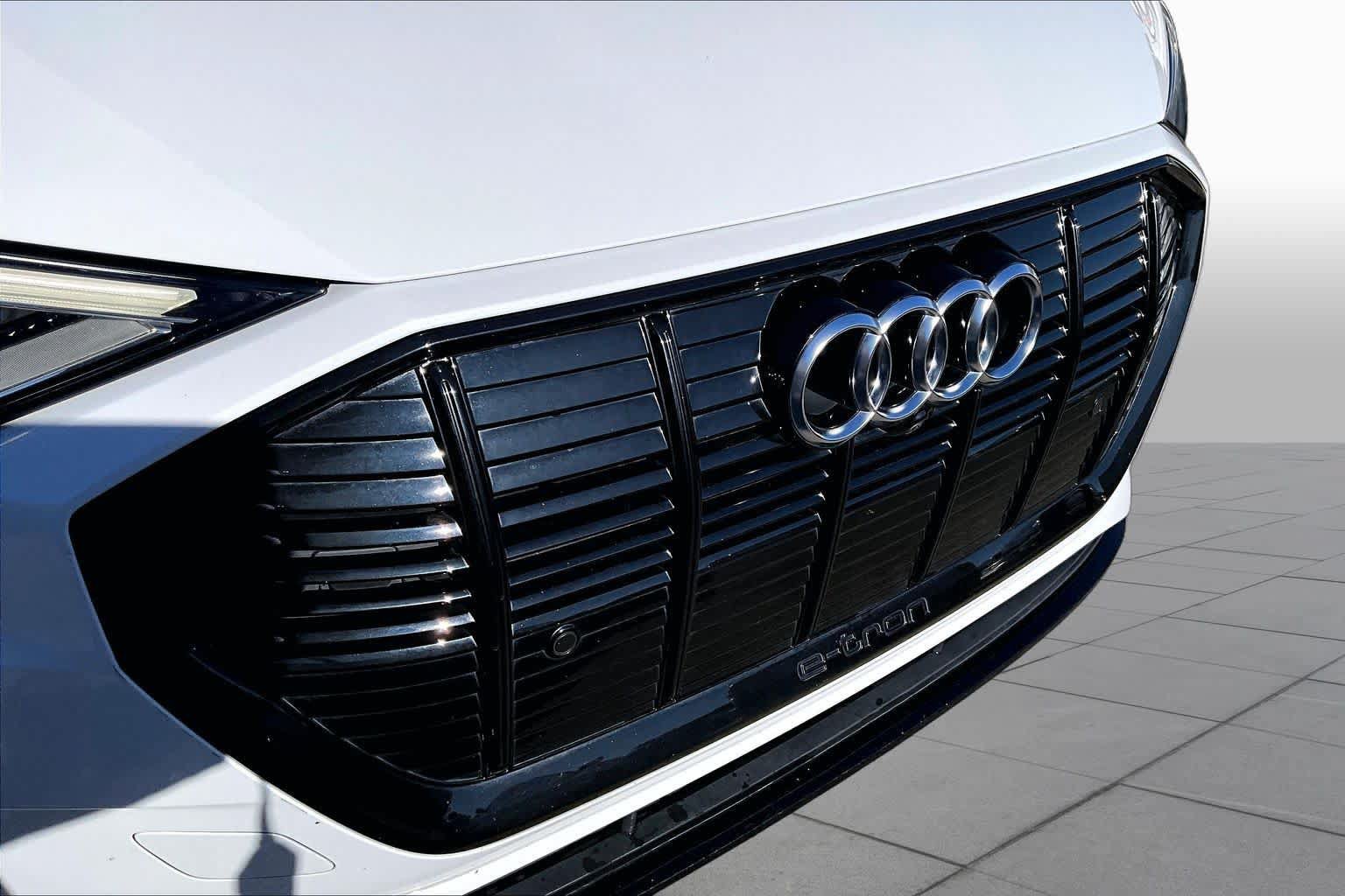 Used 2021 Audi e-tron Premium w/ Convenience Plus Package AWD/4WD image 29