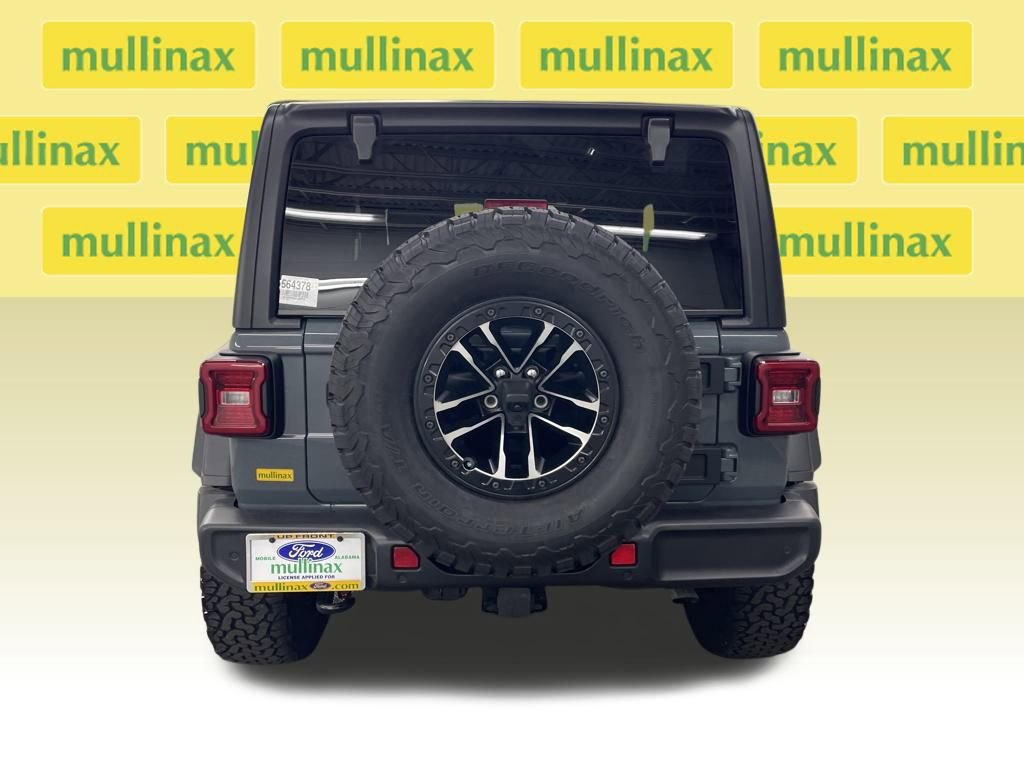 Used 2025 Jeep Wrangler Sport image 7