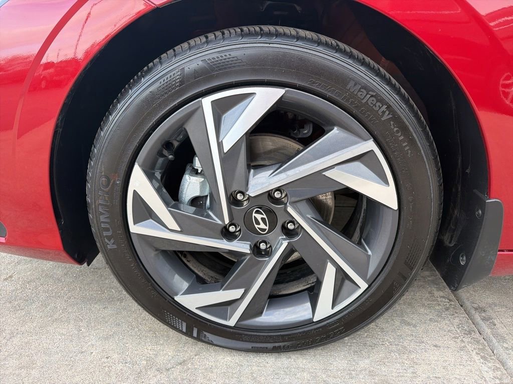 Used 2025 Hyundai Elantra Sport image 47