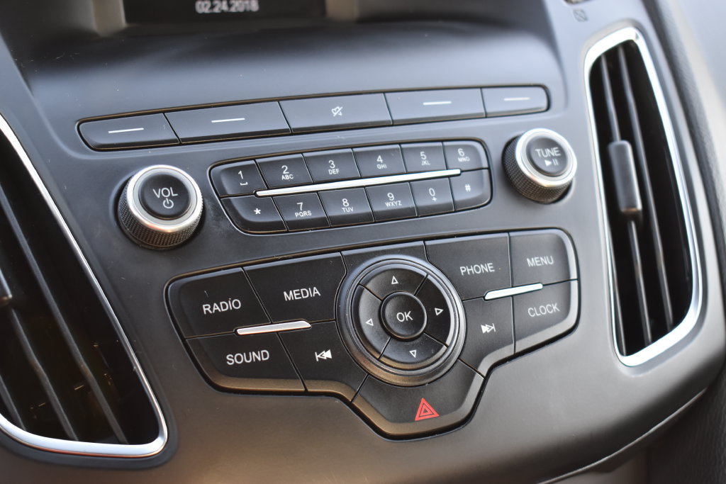 Certified 2018 Ford Focus ST FWD image 19
