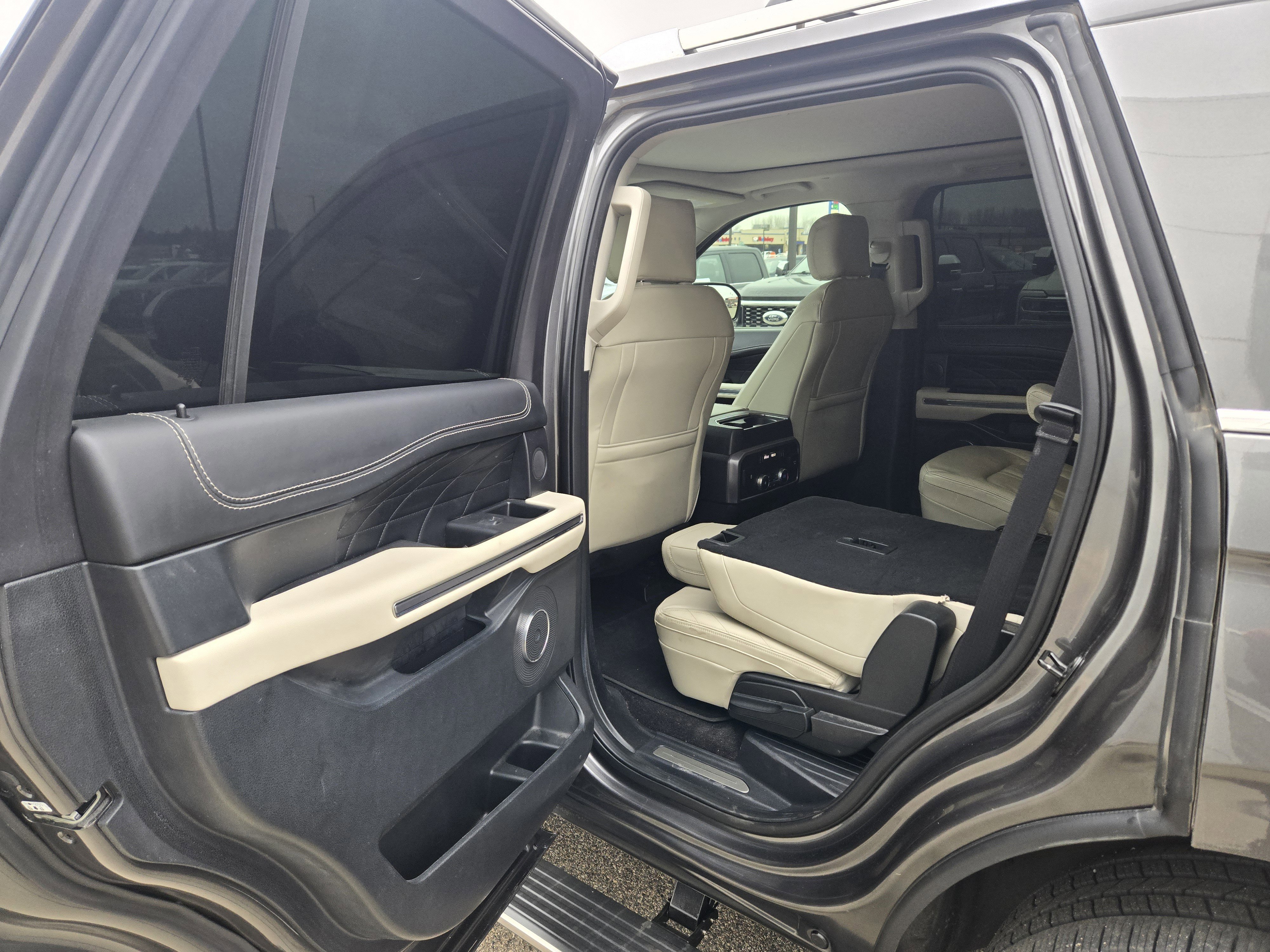 Certified 2021 Ford Expedition Platinum image 15