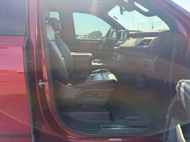 Used 2021 GMC Yukon AT4 w/ Rear Media and Nav Package AWD/4WD image 13