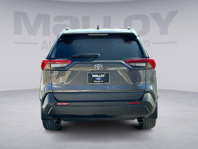 Used 2020 Toyota RAV4 XLE Premium image 5