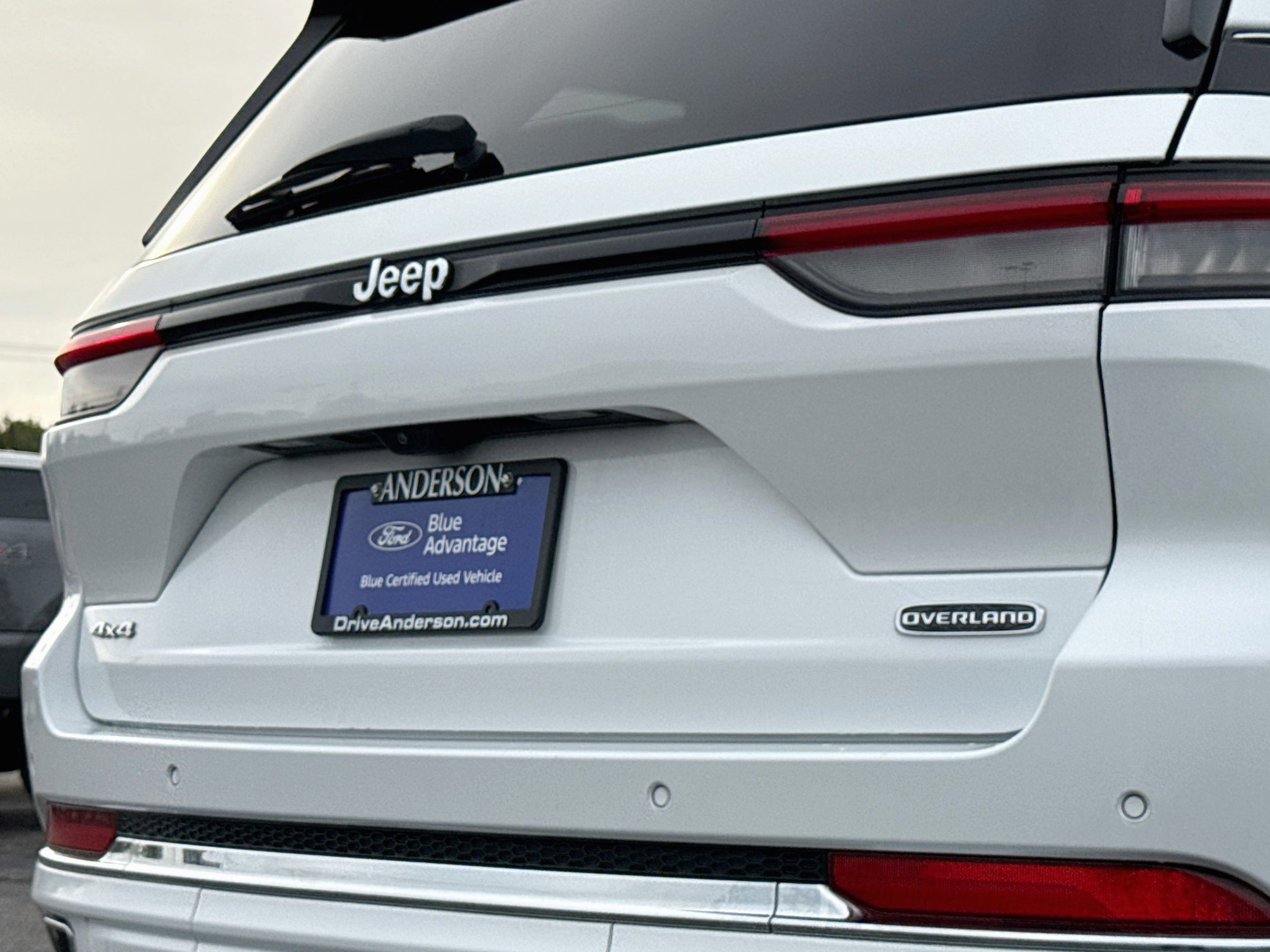 Used 2023 Jeep Grand Cherokee Overland AWD/4WD image 6