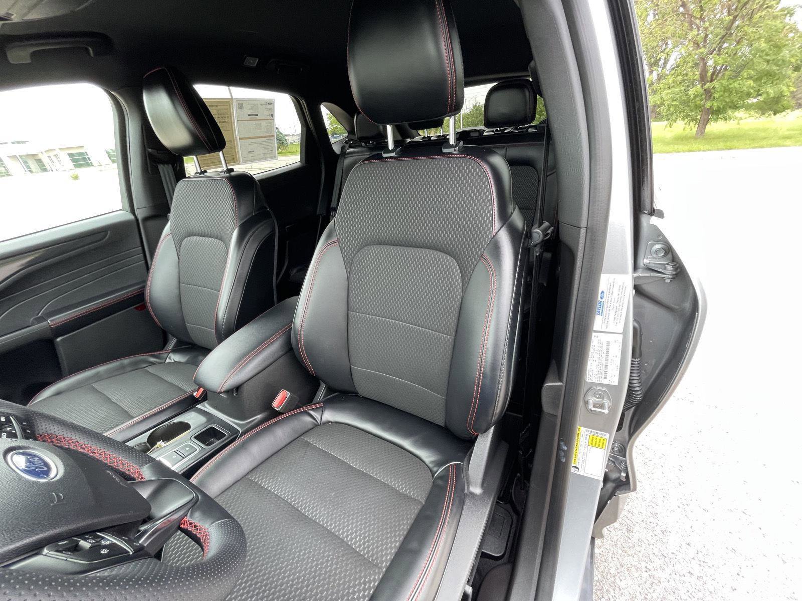 Certified 2023 Ford Escape ST-Line w/ Tech Pack #1 AWD/4WD image 18