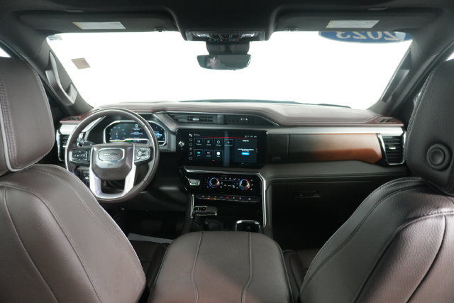Used 2023 GMC Sierra 1500 Denali w/ Technology Package AWD/4WD image 28