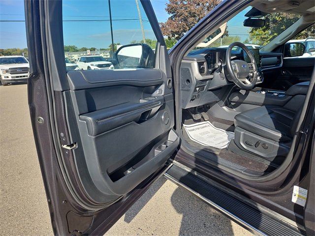 Certified 2022 Ford Expedition Max XLT image 15