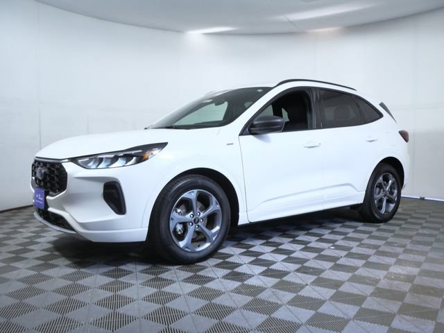Certified 2023 Ford Escape ST-Line w/ Tech Pack #1 FWD image 2