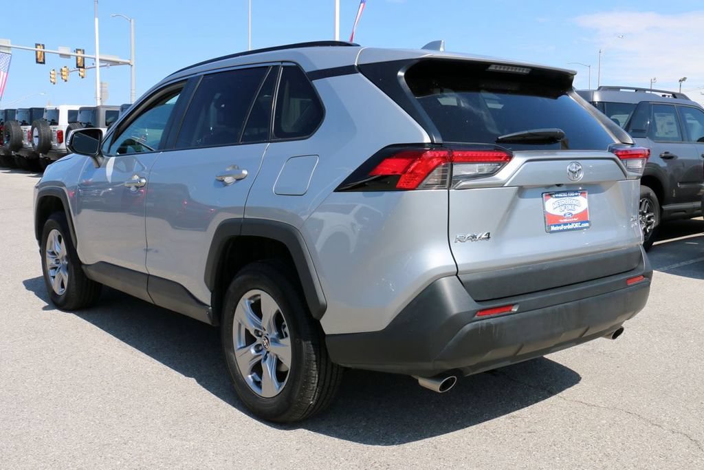 Used 2025 Toyota RAV4 XLE AWD/4WD image 7