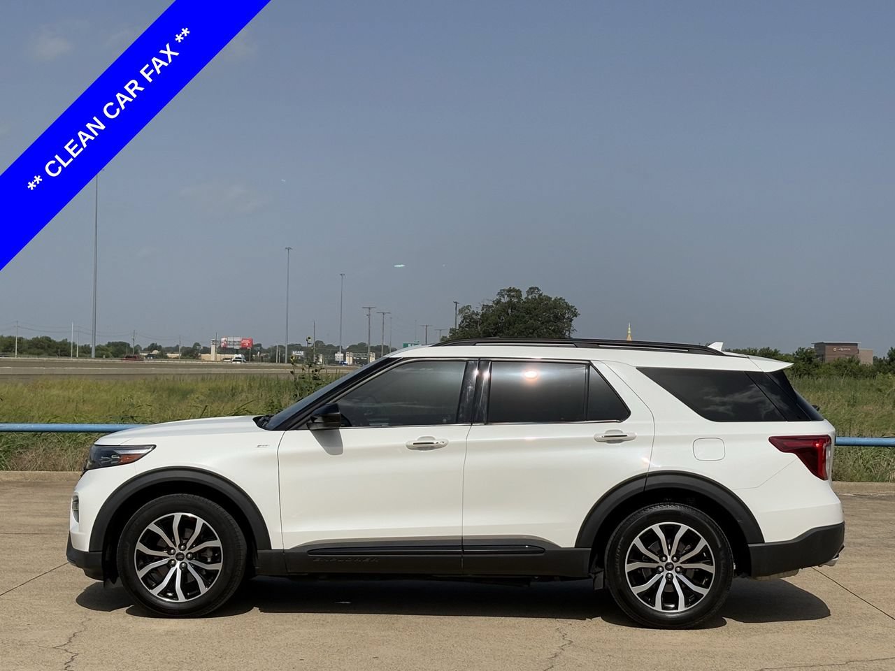 Certified 2023 Ford Explorer ST-Line w/ Class IV Trailer Tow Package RWD image 3