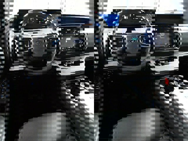 Certified 2025 Ford Expedition Active image 8