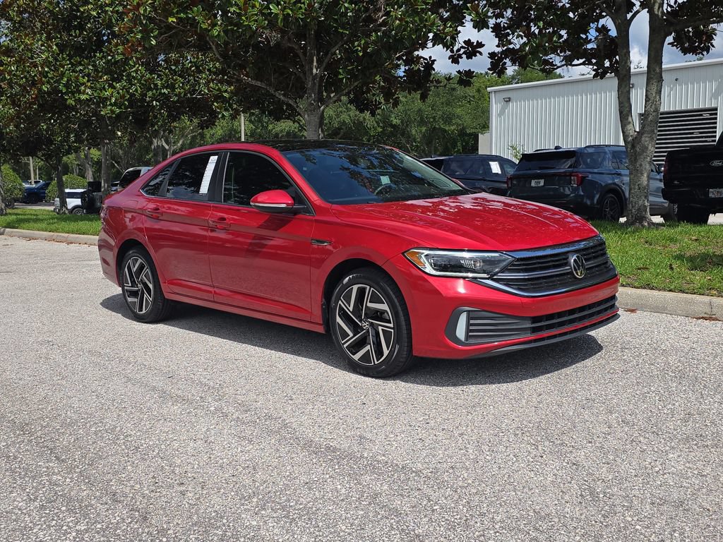 Used 2022 Volkswagen Jetta SEL FWD image 2
