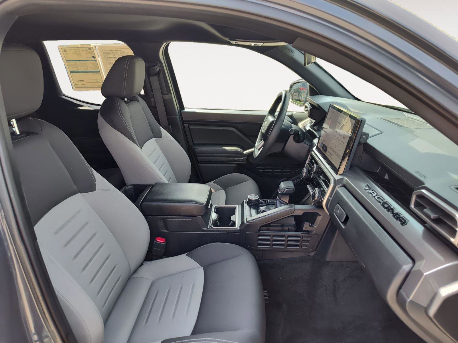 Used 2024 Toyota Tacoma TRD Off-Road AWD/4WD image 15