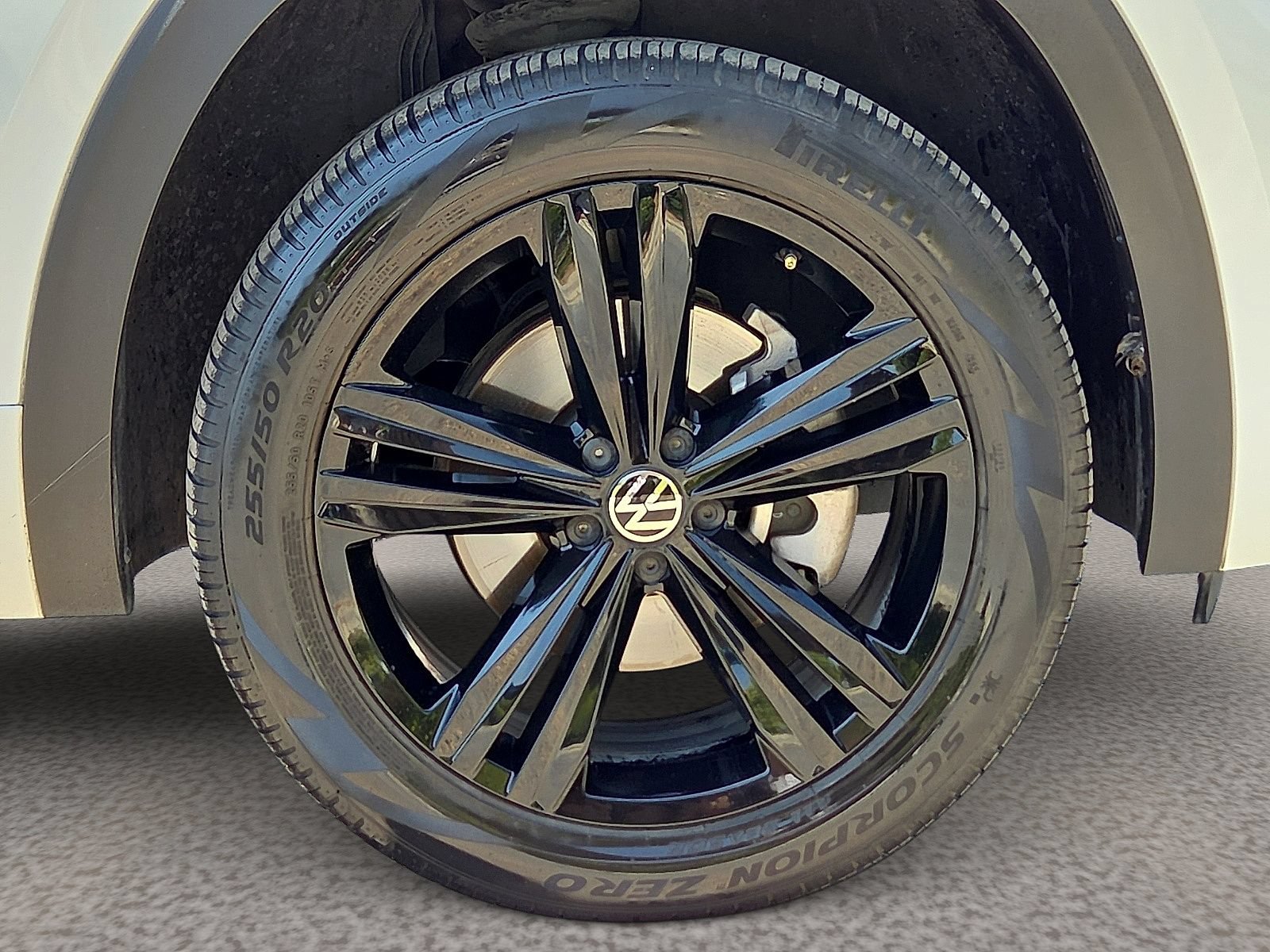 Used 2023 Volkswagen Atlas Cross Sport SEL R-Line AWD/4WD image 6