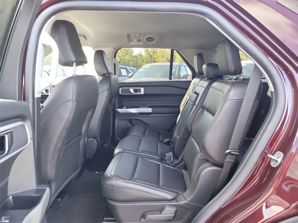 Certified 2022 Ford Explorer XLT w/ Equipment Group 202A image 12