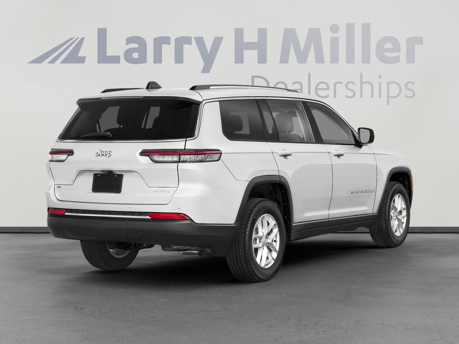 Used 2023 Jeep Grand Cherokee L Laredo w/ Luxury Tech Group I image 2
