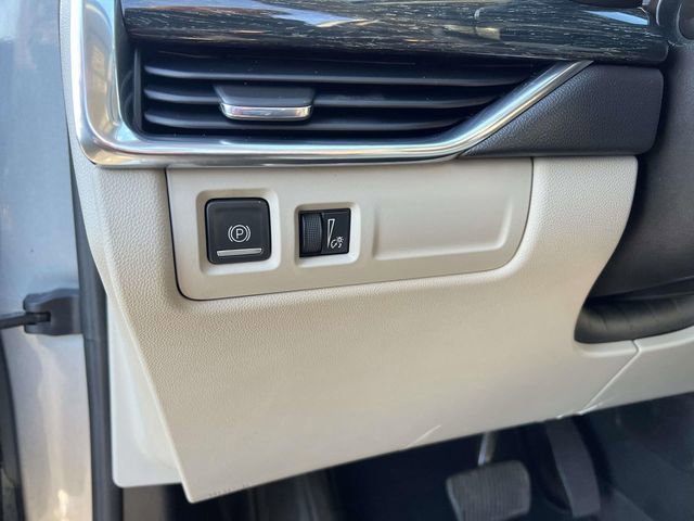 Used 2023 Cadillac XT4 Premium Luxury image 14