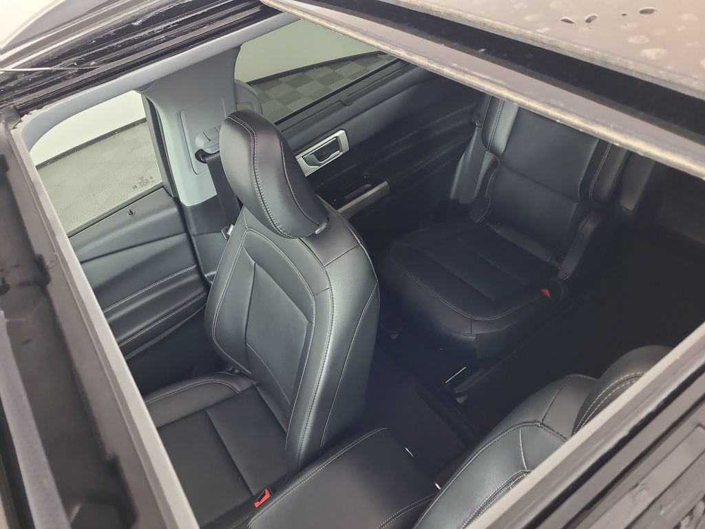 Certified 2023 Ford Explorer Limited w/ Limited Technology Package AWD/4WD image 9