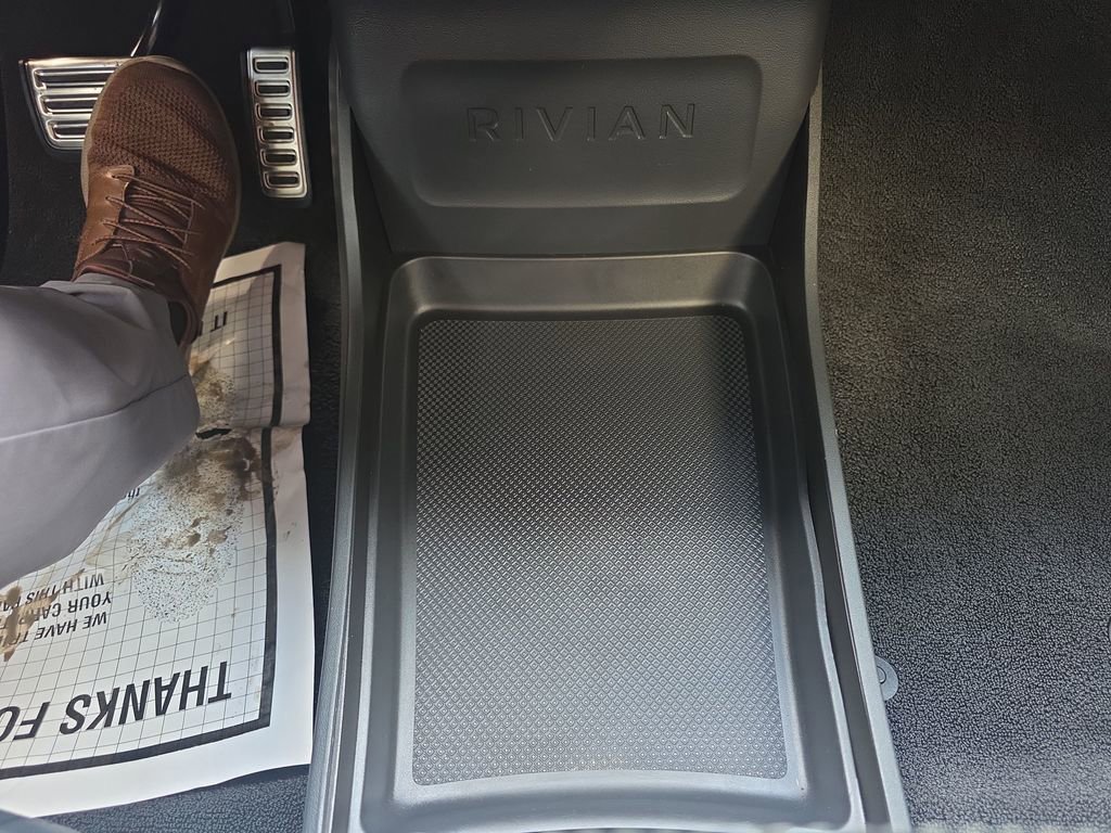 Used 2022 Rivian R1T Adventure image 34