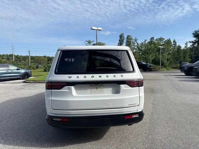 Used 2024 Jeep Wagoneer L Series II w/ Flexible Seating Group RWD image 5