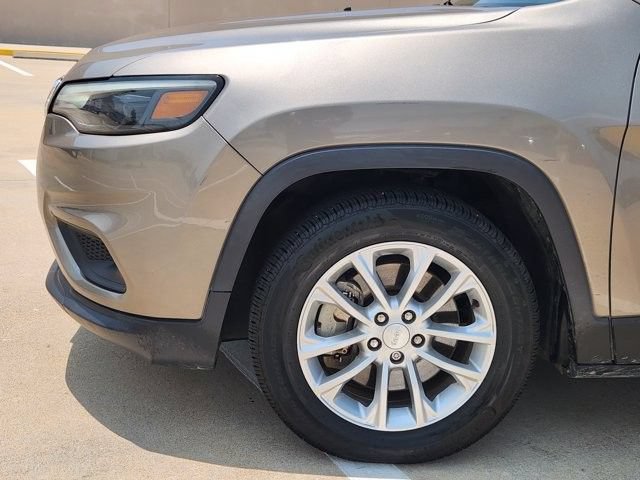 Used 2019 Jeep Cherokee Latitude w/ Popular Appearance Group FWD image 8