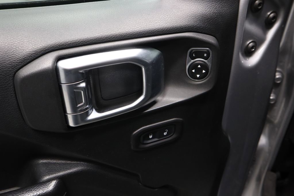 Used 2018 Jeep Wrangler Unlimited Sport S AWD/4WD image 21