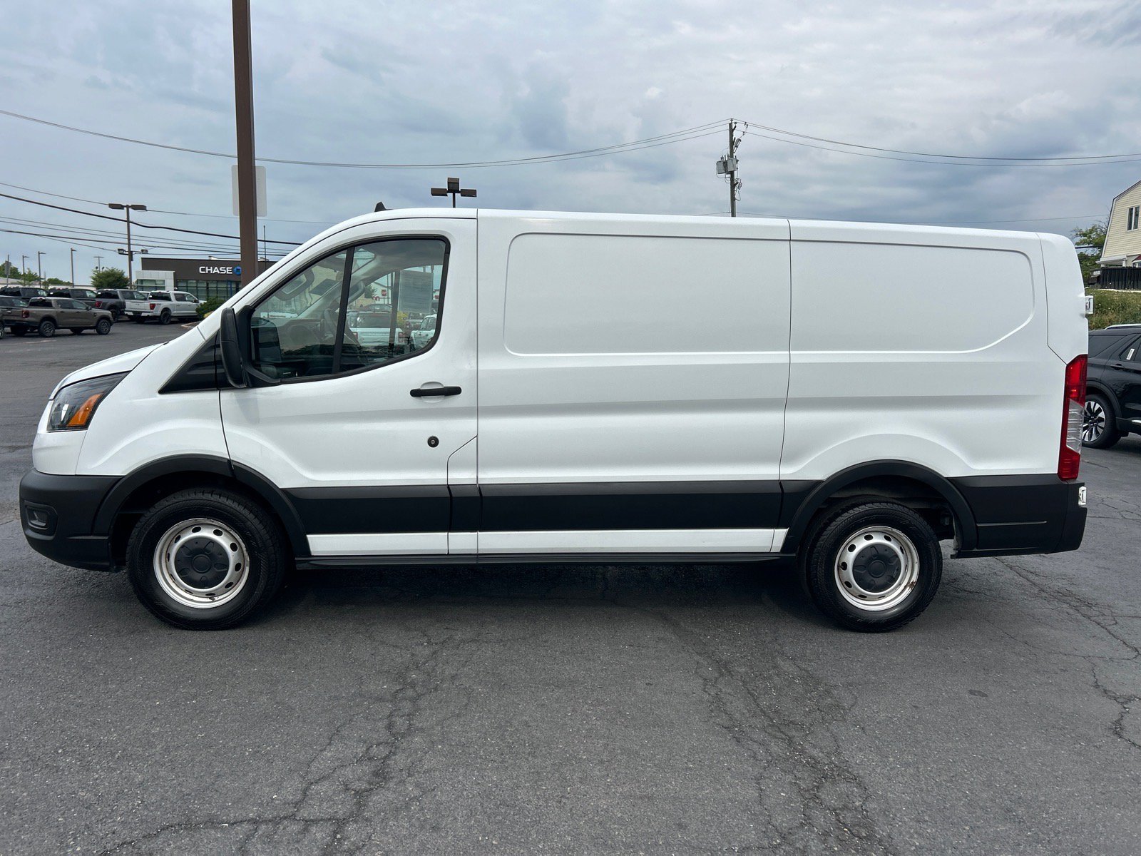 Certified 2020 Ford Transit 150 Low Roof RWD image 5