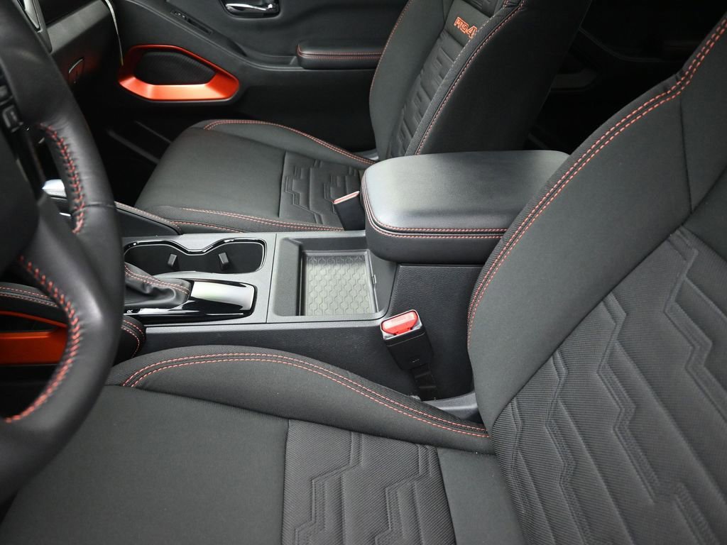 Used 2025 Nissan Frontier PRO-4X image 32