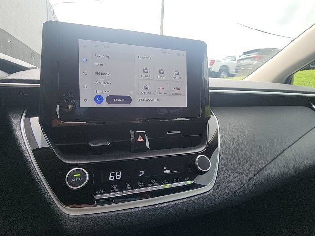 Used 2025 Toyota Corolla LE FWD image 20