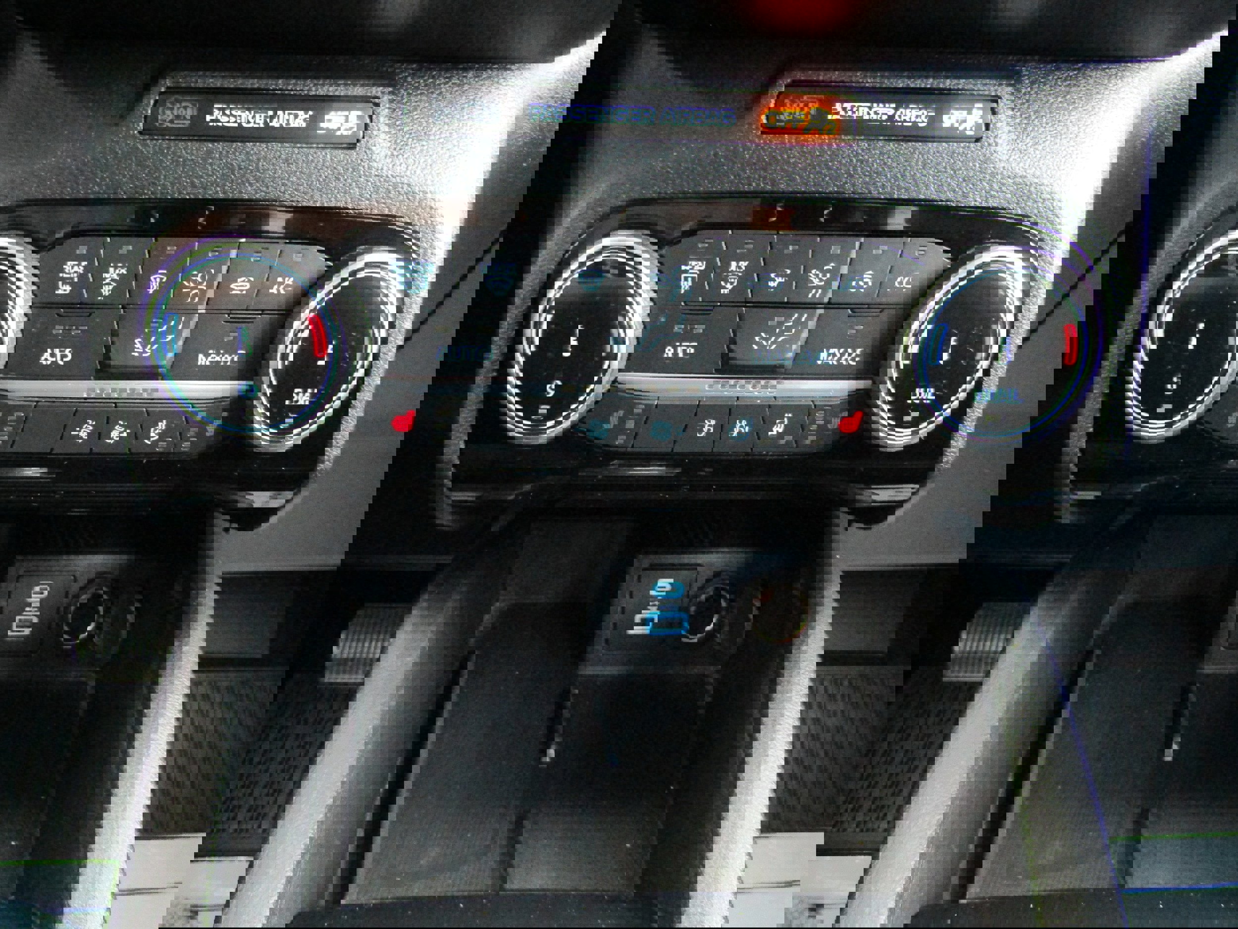 Certified 2022 Ford Escape SEL w/ Technology Package image 29