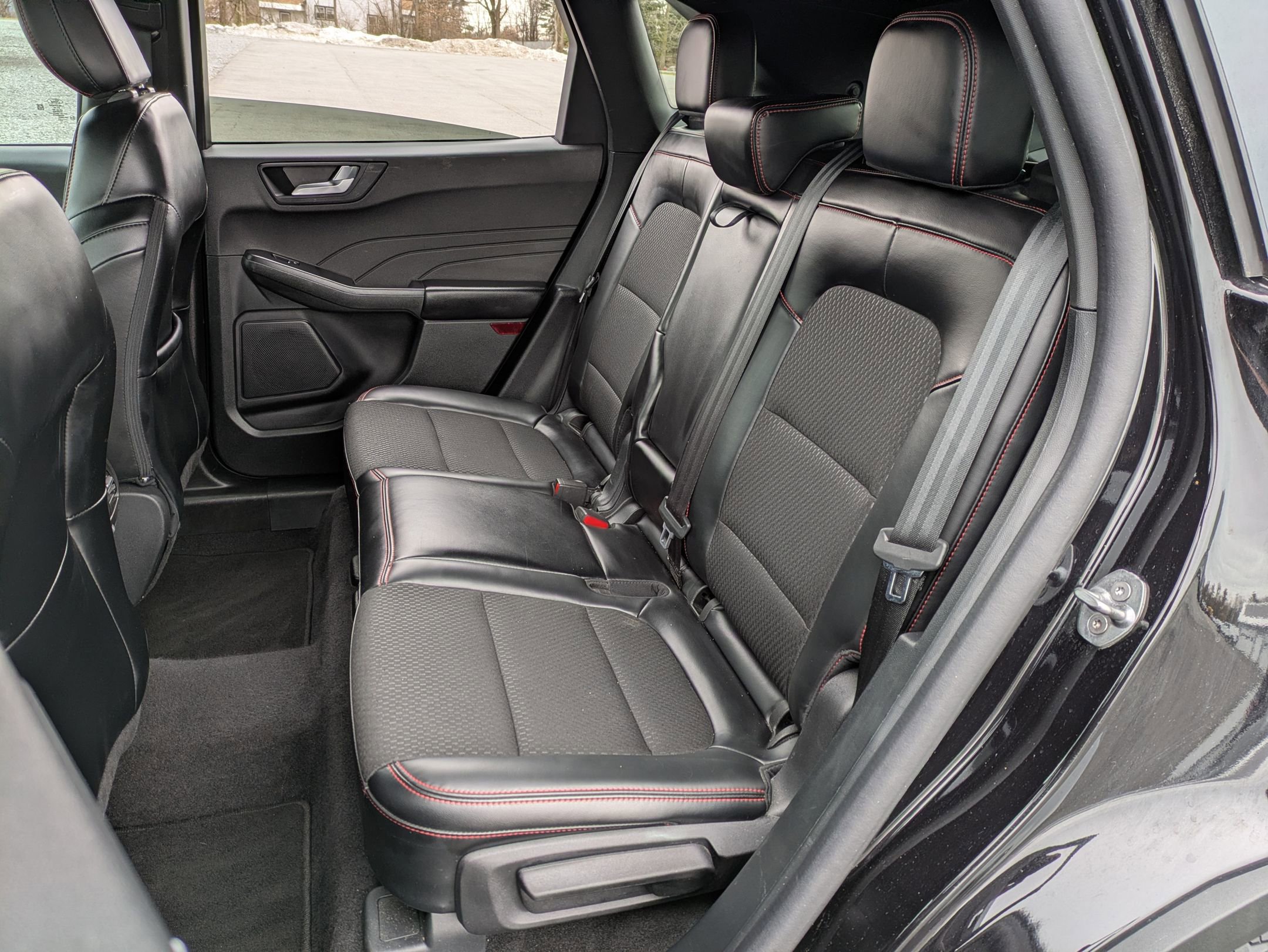 Certified 2025 Ford Escape ST-Line Select AWD/4WD image 17
