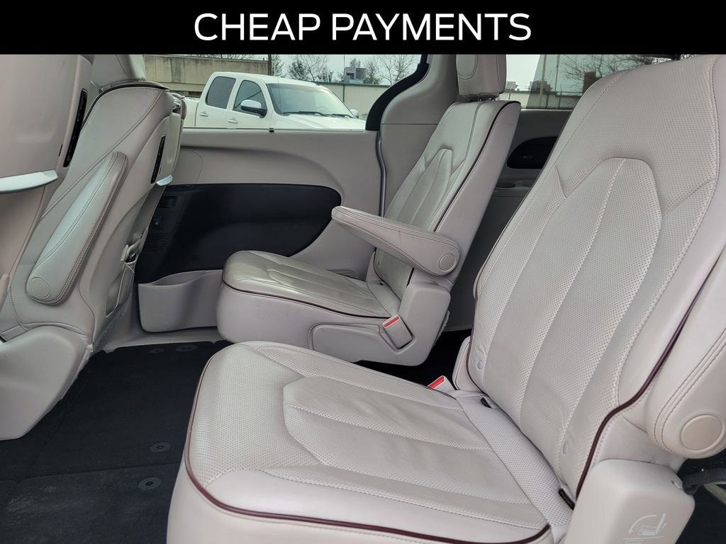 Used 2017 Chrysler Pacifica Limited image 9