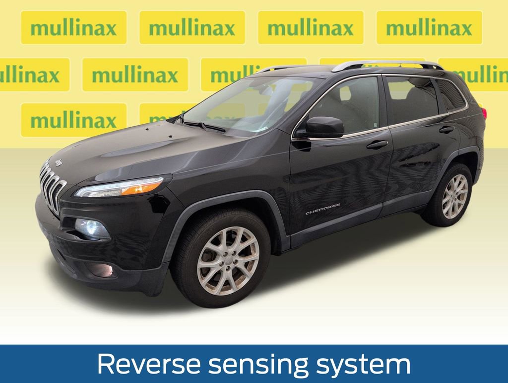 Used 2017 Jeep Cherokee Latitude w/ Safety/Convenience Group FWD image 11