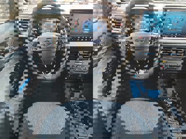 Certified 2025 Ford Maverick XLT w/ XLT Luxury Package image 9