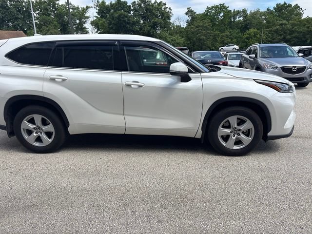 Used 2021 Toyota Highlander LE AWD/4WD image 18