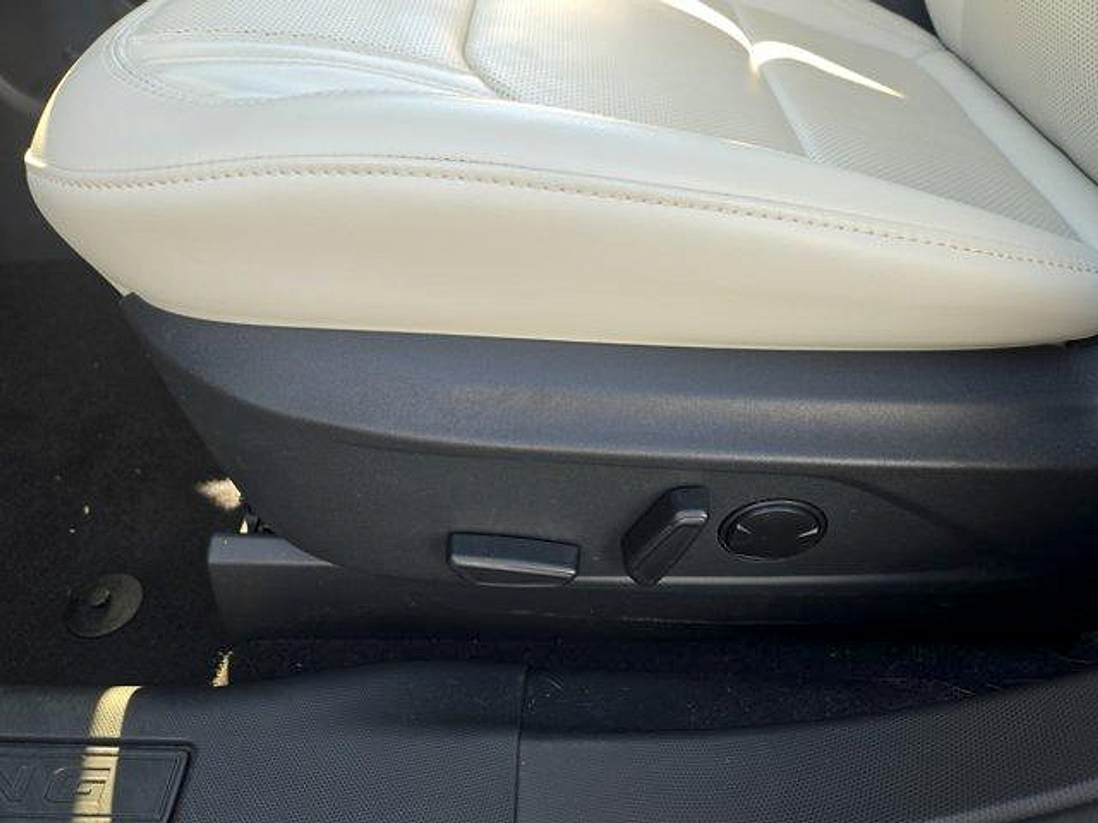 Certified 2025 Ford Mustang Mach-E Premium RWD image 12