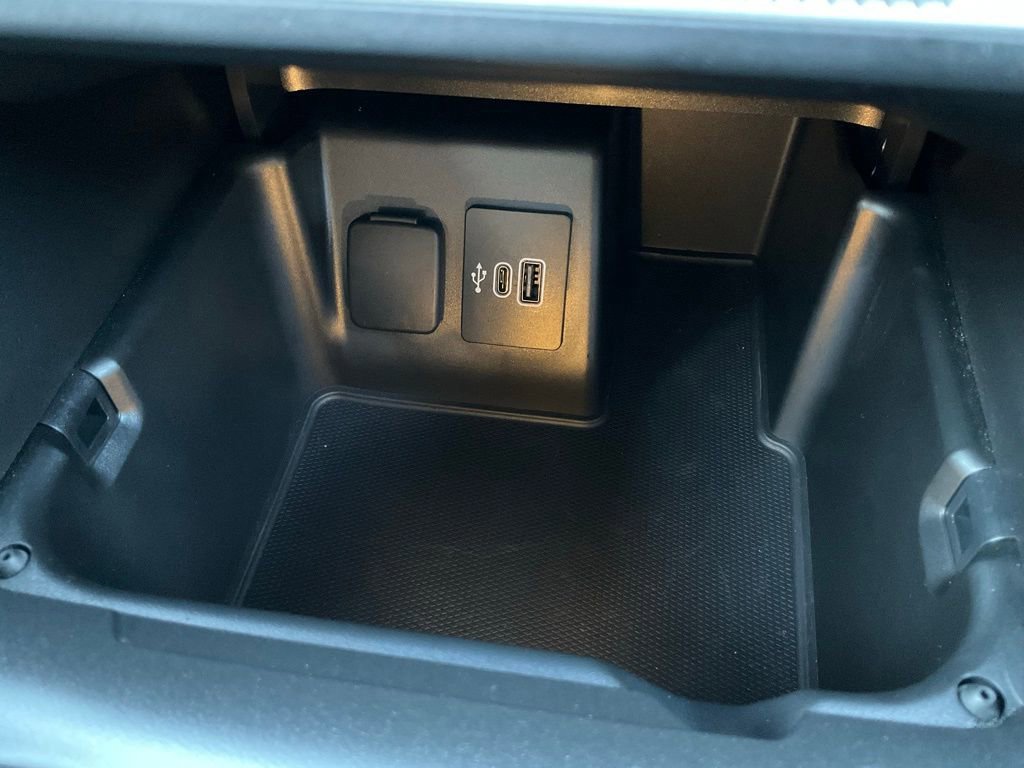 Certified 2025 Ford Explorer ST-Line w/ Premium Package image 55